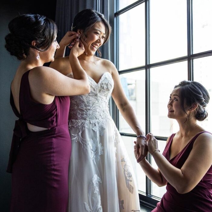 bride with bride's maids